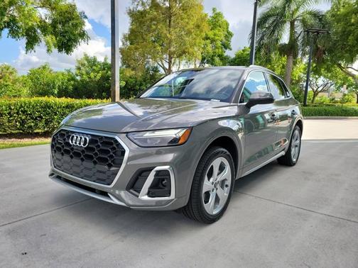 2024 Audi Q5 S line Premium Plus