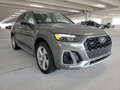 2024 Audi Q5 S line Premium Plus