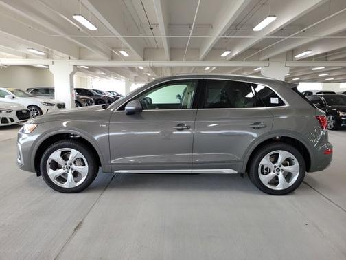 2024 Audi Q5 S line Premium Plus