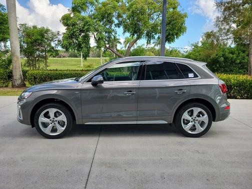 2024 Audi Q5 S line Premium Plus