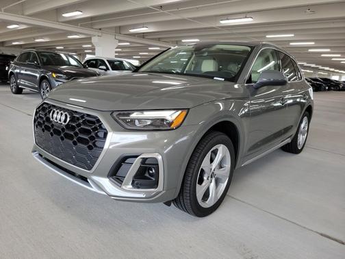 2024 Audi Q5 S line Premium Plus