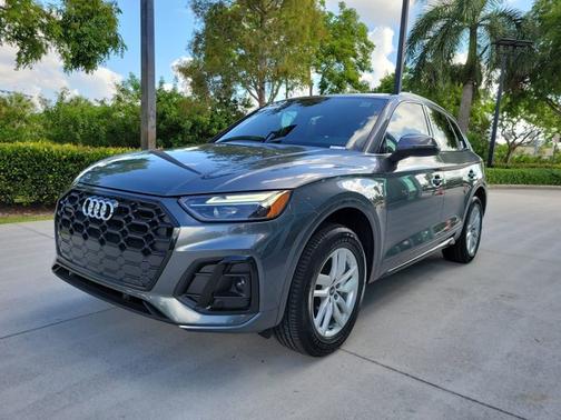 2022 Audi Q5 S line Premium