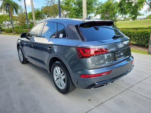 2022 Audi Q5 S line Premium