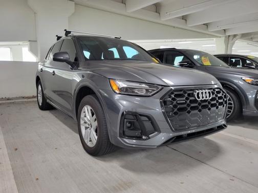 2022 Audi Q5 S line Premium