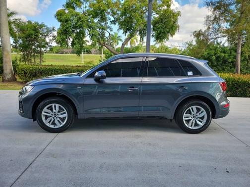 2022 Audi Q5 S line Premium