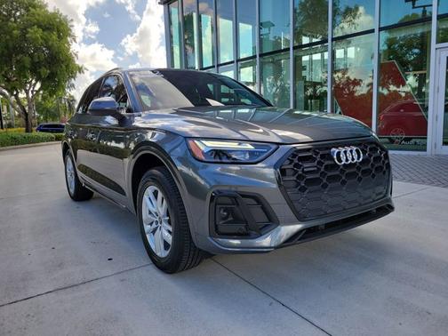 2022 Audi Q5 S line Premium