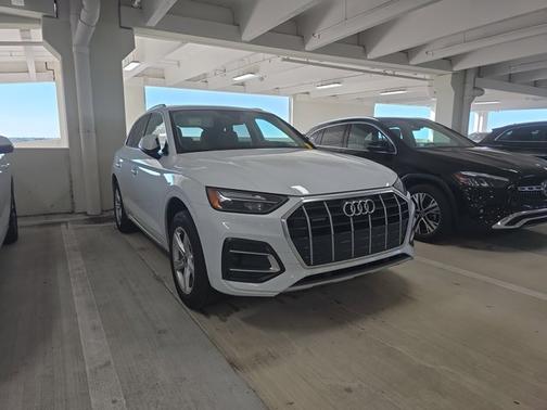 2023 Audi Q5 Premium 40 TFSI quattro S tronic