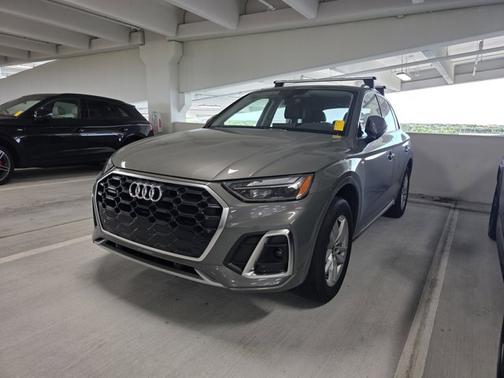 2023 Audi Q5 S line Premium