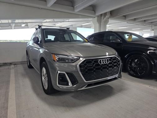 2023 Audi Q5 S line Premium