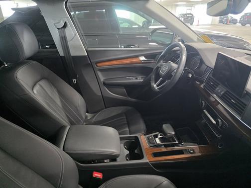 2023 Audi Q5 S line Premium