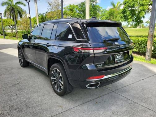 2022 Jeep Grand Cherokee Overland