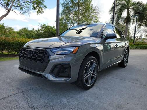 2023 Audi Q5 S line Premium Plus