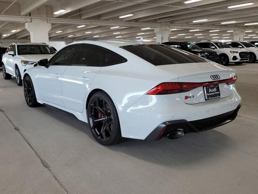 2025 Audi RS 7 performance