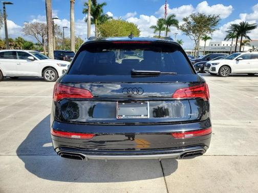 2022 Audi Q5 S line Premium Plus