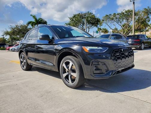 2022 Audi Q5 S line Premium Plus