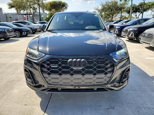 2022 Audi Q5 S line Premium Plus