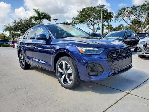 2022 Audi Q5 S line Premium Plus