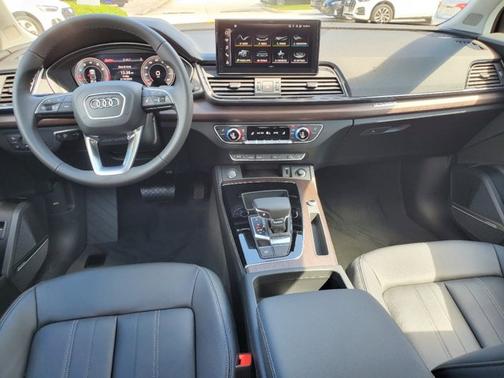 2022 Audi Q5 S line Premium Plus