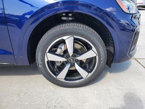 2022 Audi Q5 S line Premium Plus