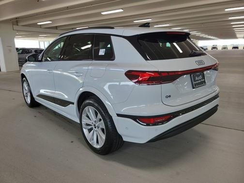 2025 Audi Q6 e-tron Premium