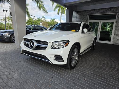 2018 Mercedes-Benz GLC 300 Base 4MATIC