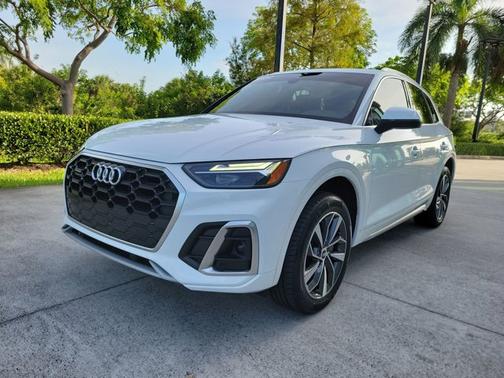 2022 Audi Q5 S line Premium