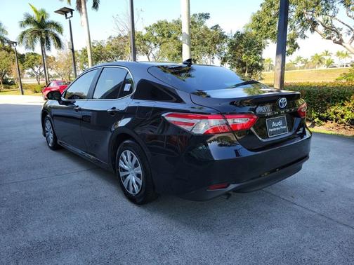 2020 Toyota Camry Hybrid LE