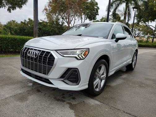 2024 Audi Q3 S line Premium Plus