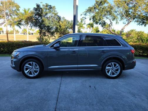 2021 Audi Q7 Premium Plus