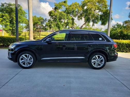 2024 Audi Q7 Premium Plus