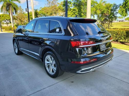 2024 Audi Q7 Premium Plus