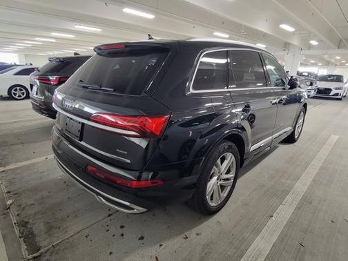 2024 Audi Q7 Premium Plus
