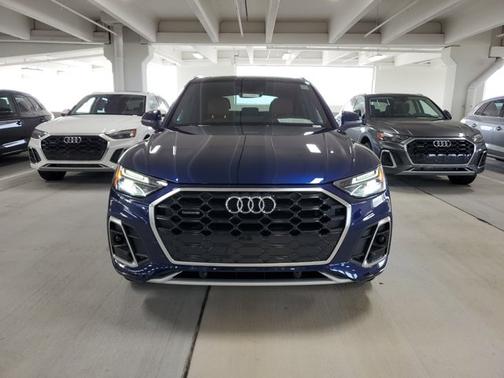 2022 Audi Q5 S line Premium