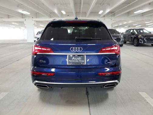 2022 Audi Q5 S line Premium