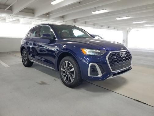 2022 Audi Q5 S line Premium