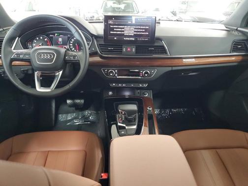 2022 Audi Q5 S line Premium