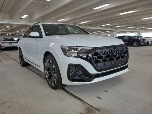 2025 Audi Q8 Premium Plus