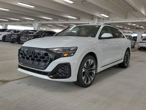 2025 Audi Q8 Premium Plus