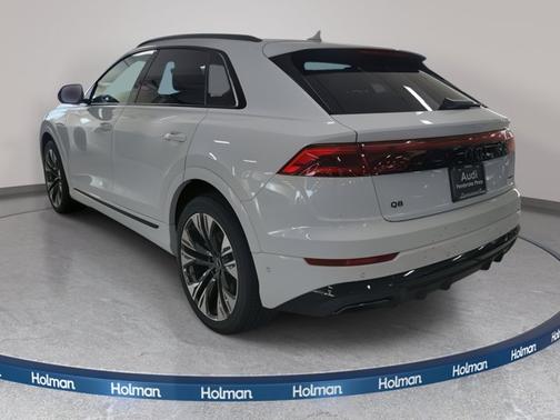 2025 Audi Q8 Premium Plus