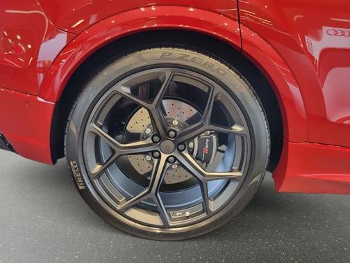 2025 Audi RS Q8 performance