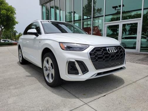 2024 Audi Q5 S line Premium Plus