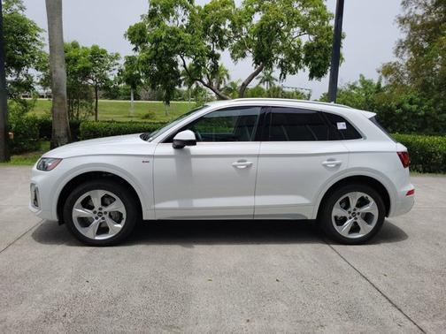 2024 Audi Q5 S line Premium Plus