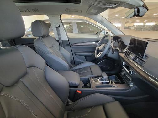 2024 Audi Q5 S line Premium Plus