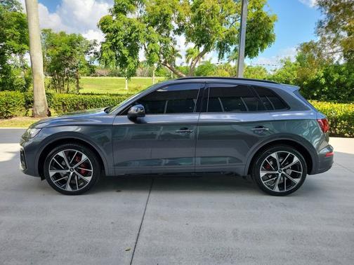2022 Audi SQ5 Premium Plus