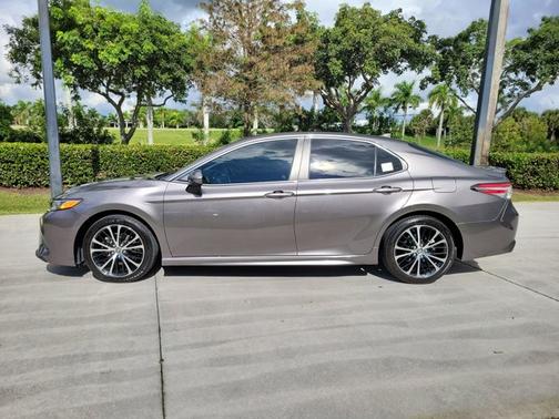 2020 Toyota Camry 