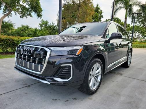 2025 Audi Q7 Premium