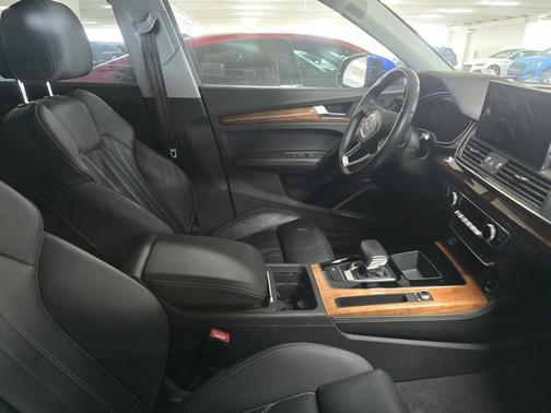2022 Audi Q5 S line Premium Plus