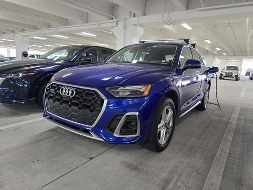 2022 Audi Q5 S line Premium Plus