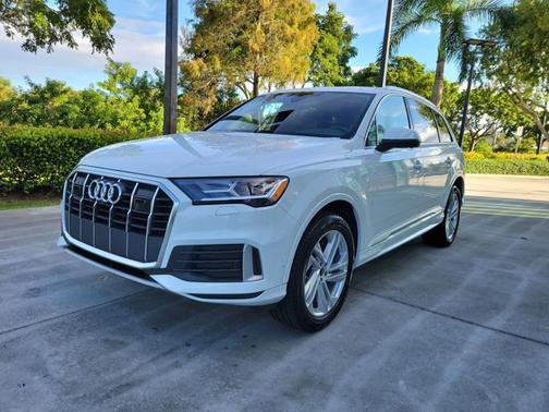 2022 Audi Q7 Premium Plus
