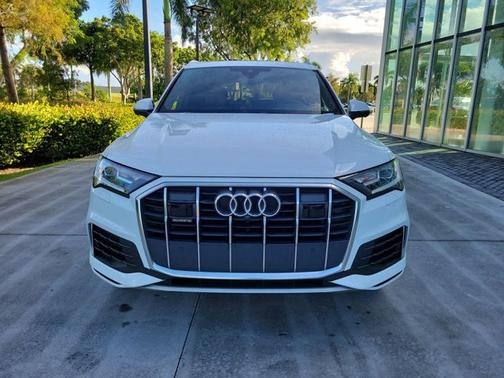 2022 Audi Q7 Premium Plus